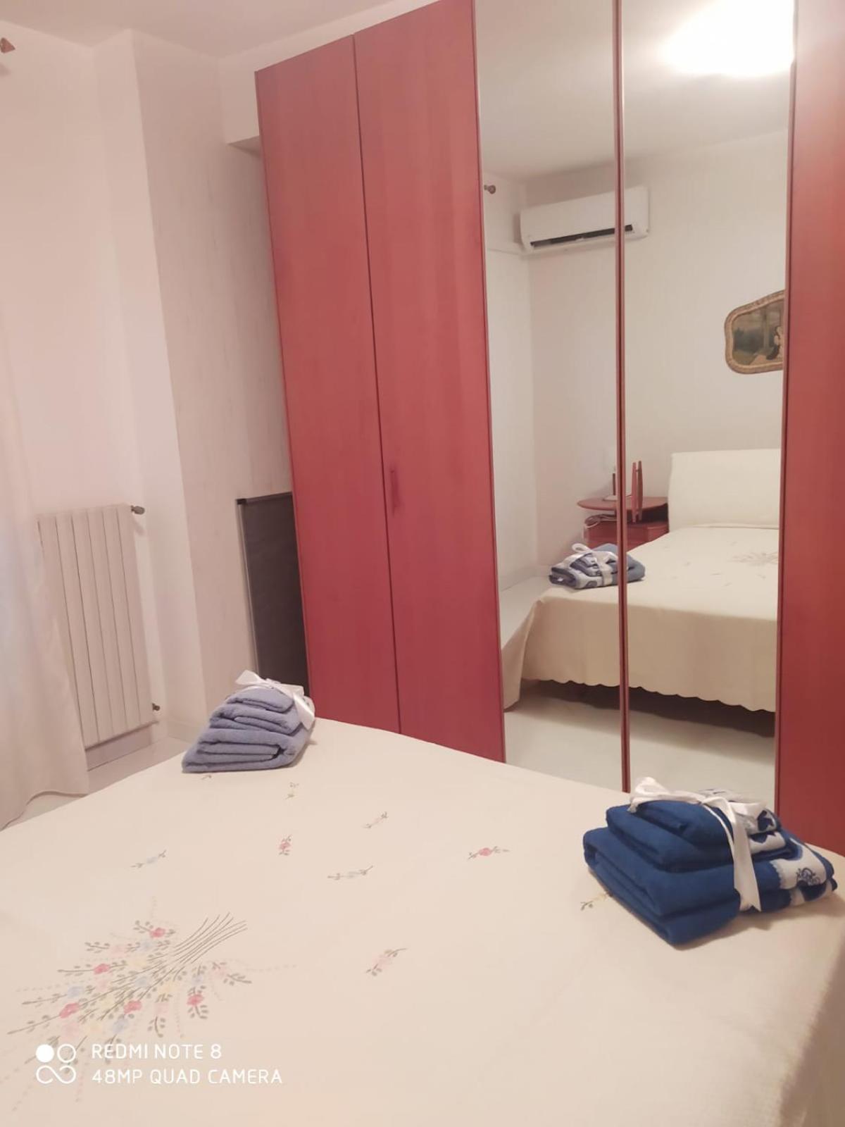 Ferienwohnung Casa Cristina Comiso Zimmer foto